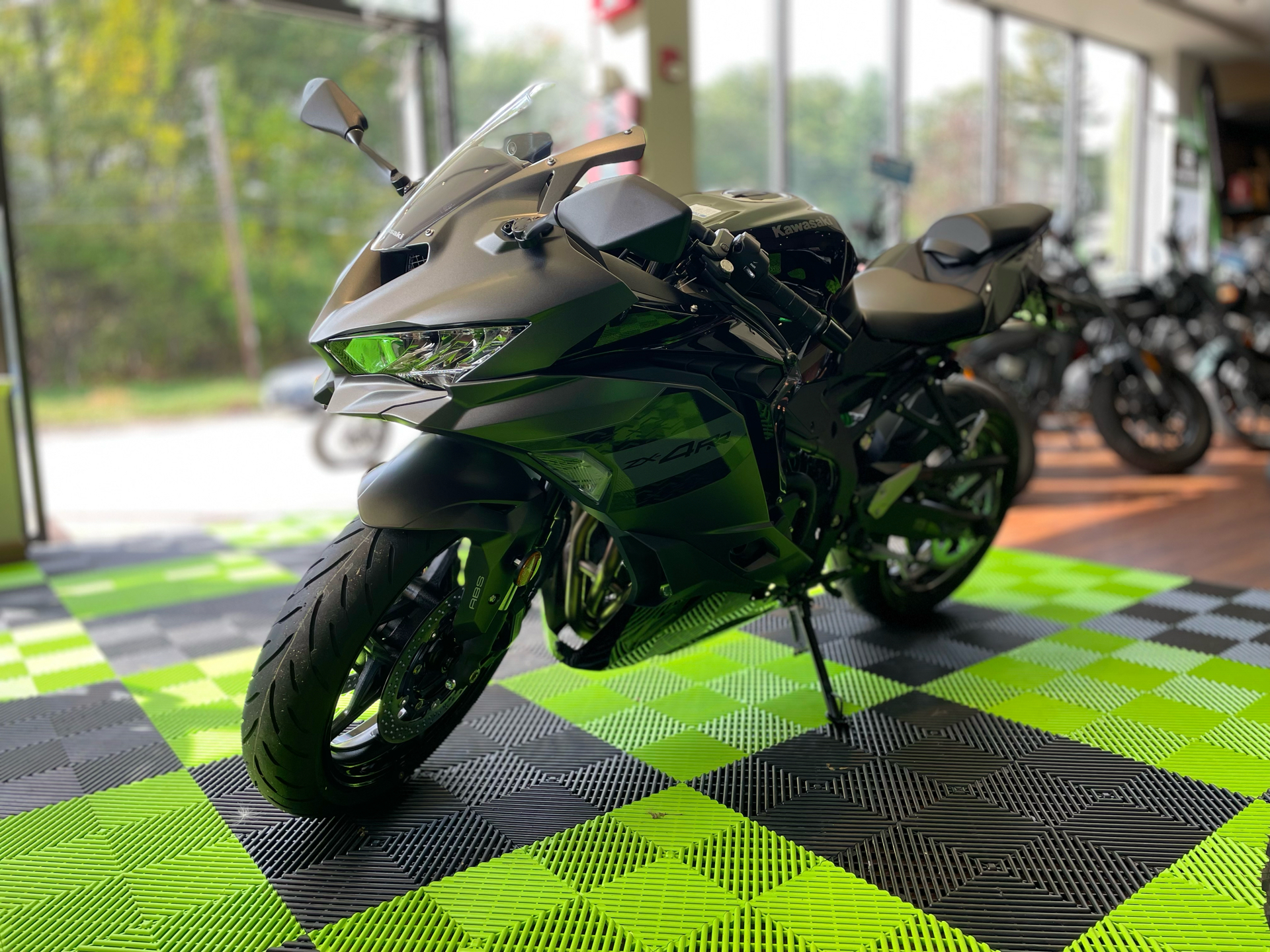 2026 Kawasaki Ninja ZX-4RR ABS in Tyngsboro, Massachusetts - Photo 12