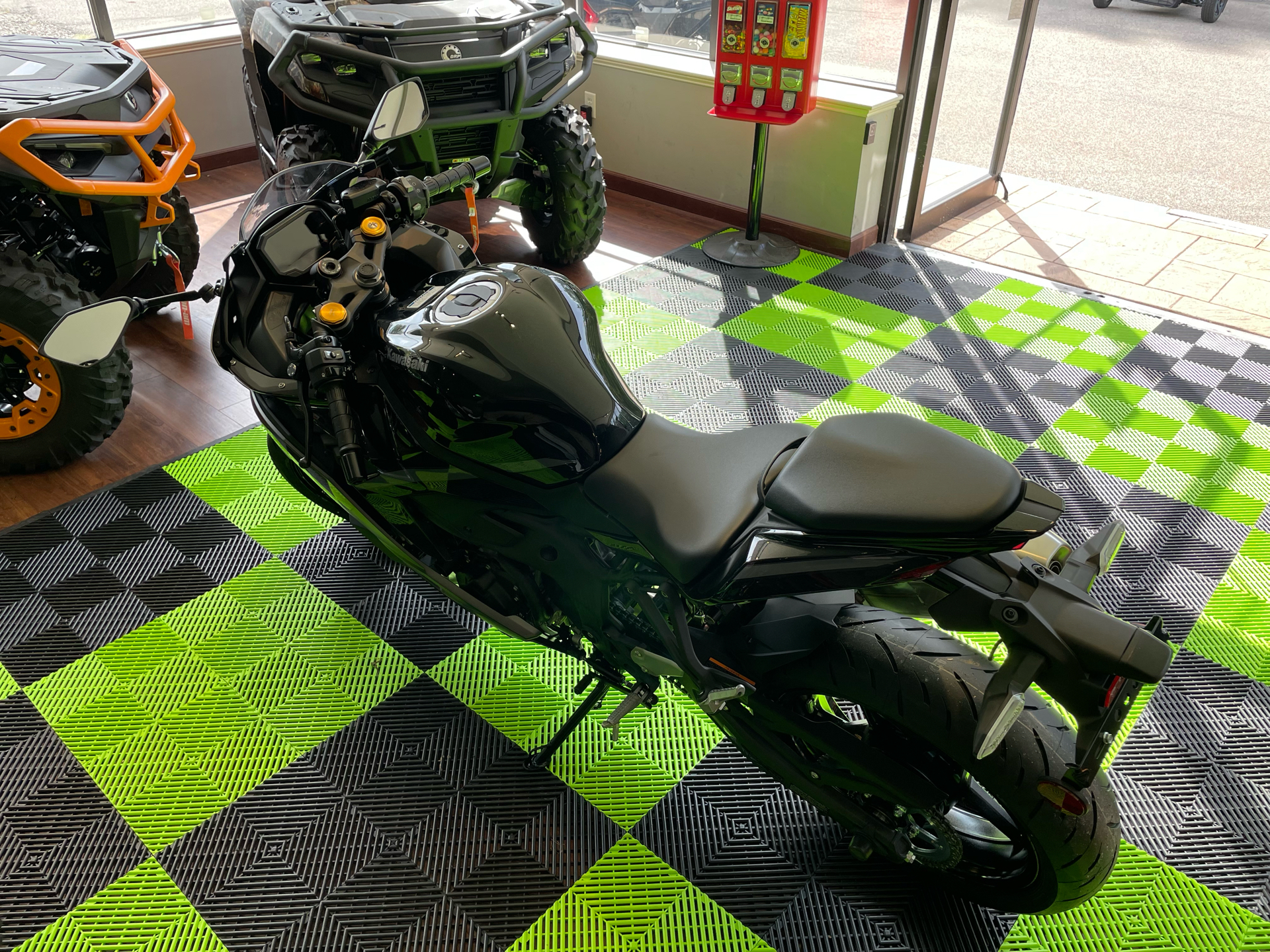 2026 Kawasaki Ninja ZX-4RR ABS in Tyngsboro, Massachusetts - Photo 15