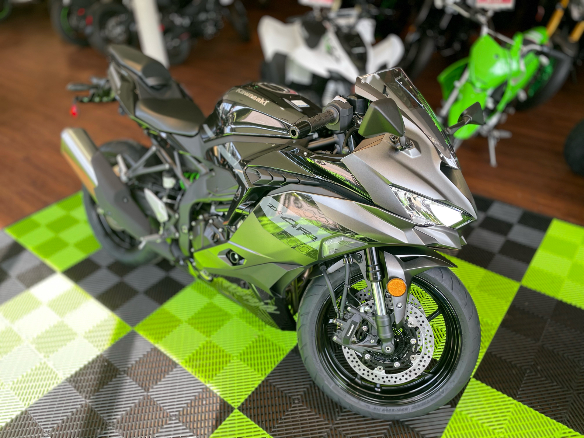 2026 Kawasaki Ninja ZX-4RR ABS in Tyngsboro, Massachusetts - Photo 17