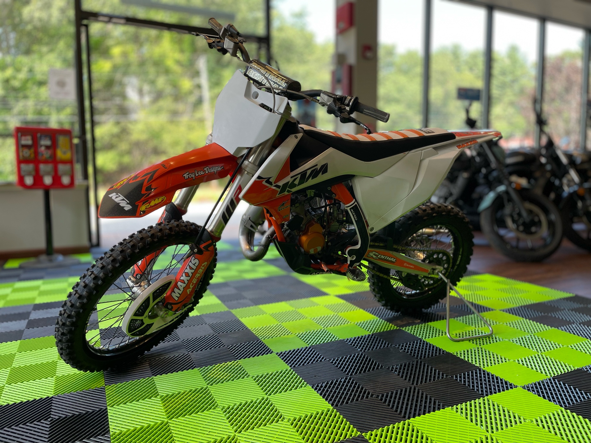 2022 KTM 85 SX 19/16 in Tyngsboro, Massachusetts - Photo 2