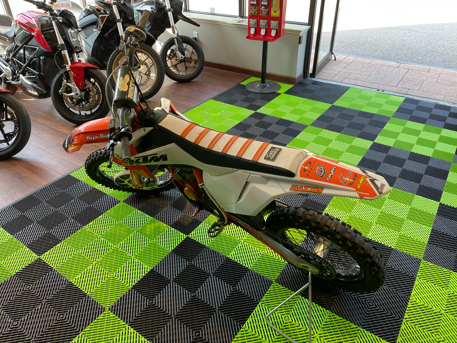2022 KTM 85 SX 19/16 in Tyngsboro, Massachusetts - Photo 9