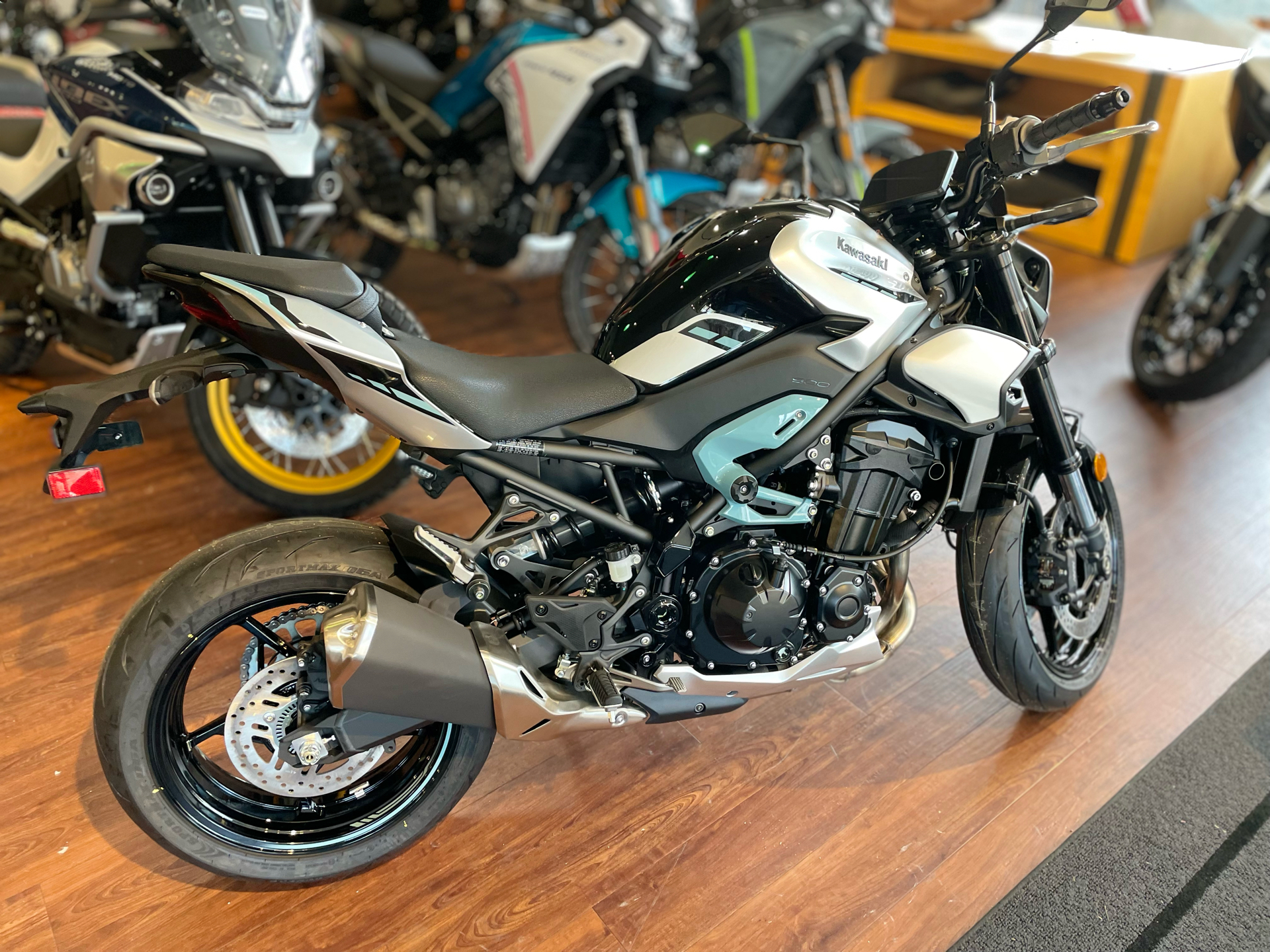2025 Kawasaki Z900 ABS in Tyngsboro, Massachusetts - Photo 4