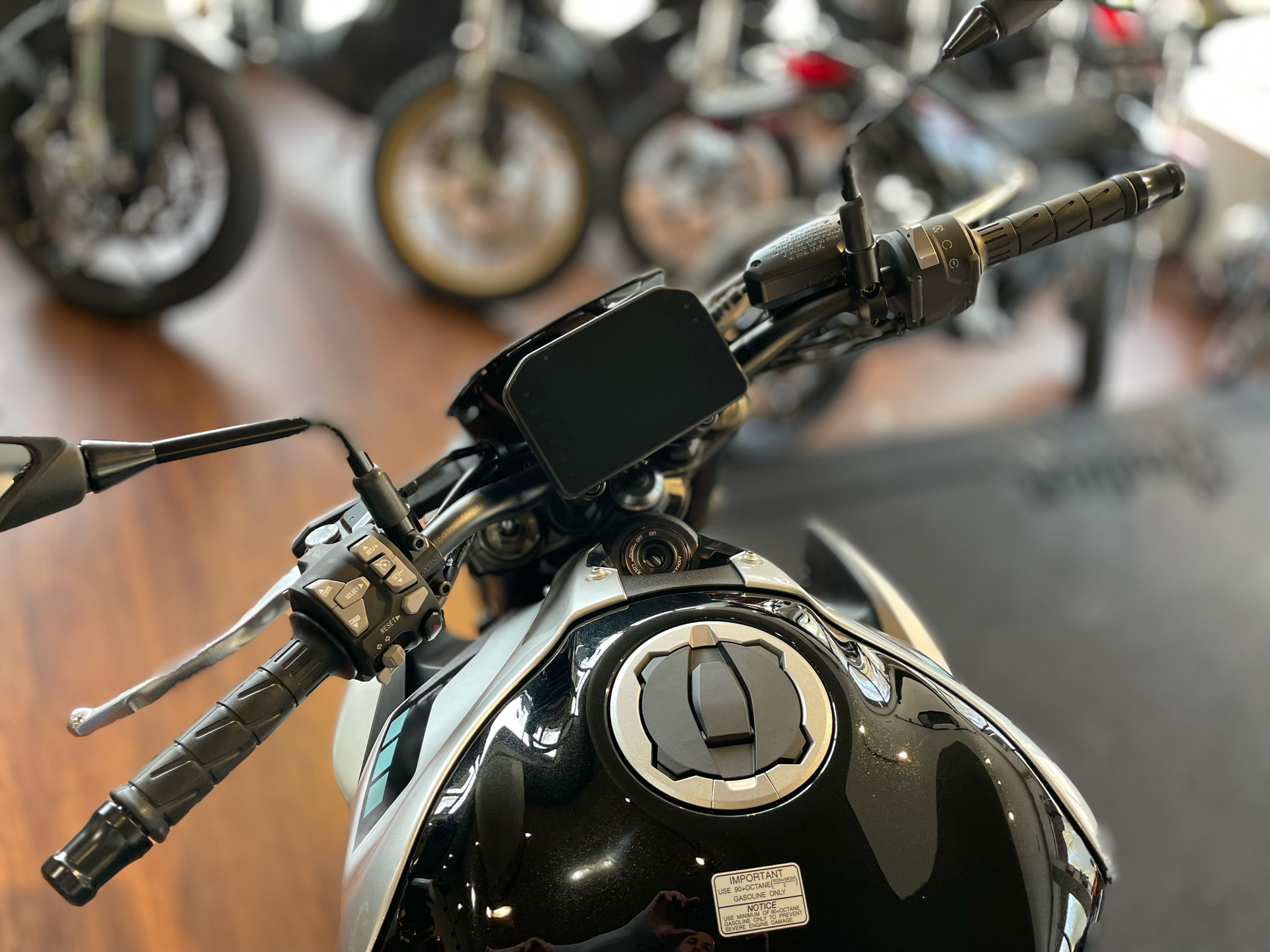 2025 Kawasaki Z900 ABS in Tyngsboro, Massachusetts - Photo 5