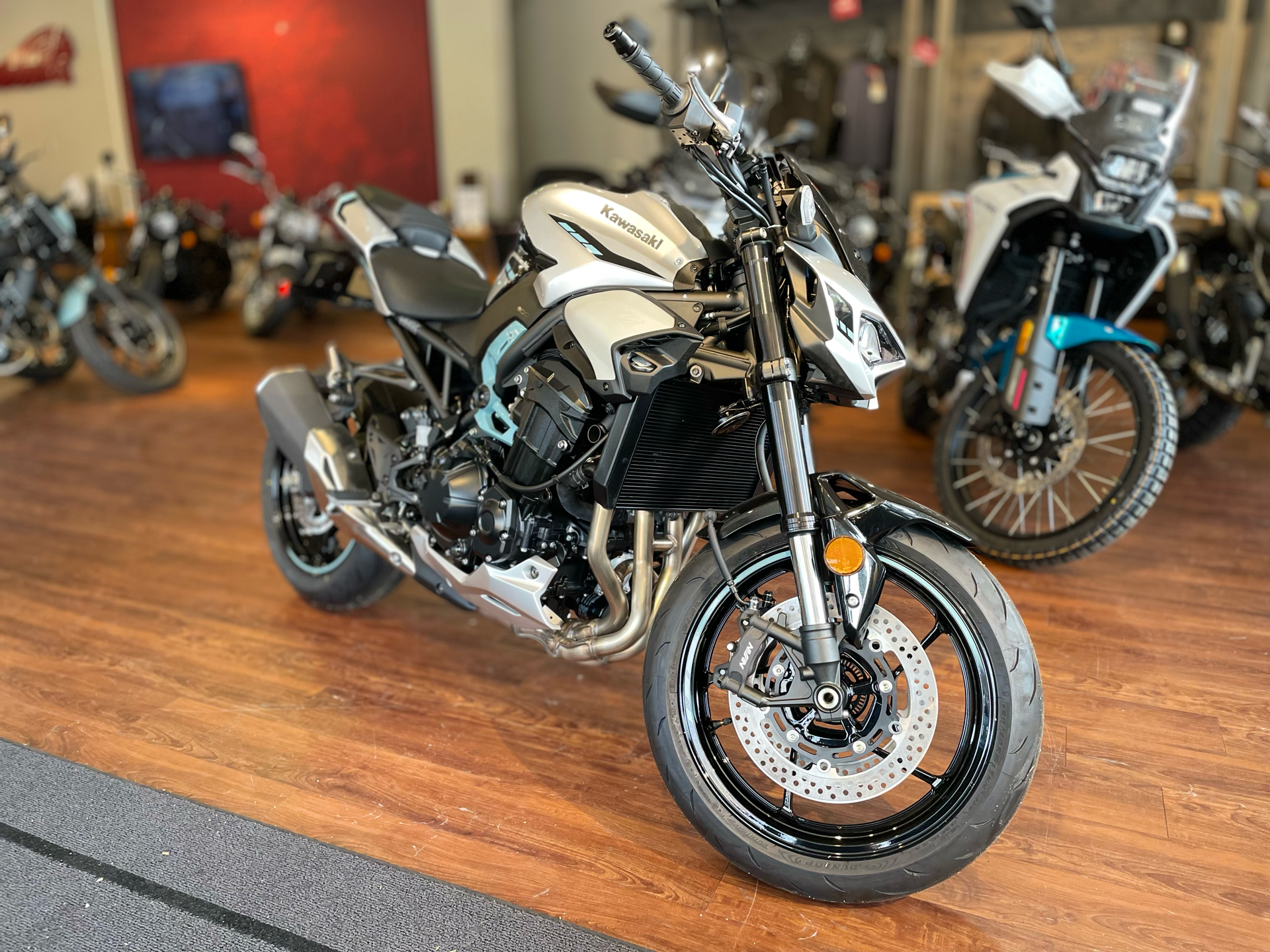 2025 Kawasaki Z900 ABS in Tyngsboro, Massachusetts - Photo 6