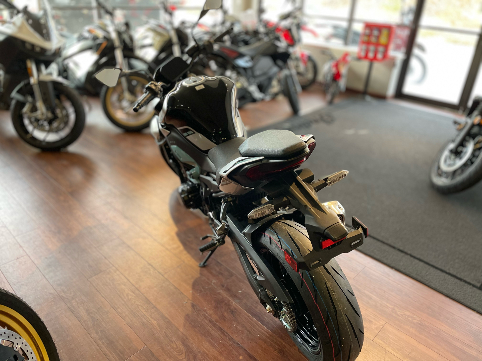 2025 Kawasaki Z900 ABS in Tyngsboro, Massachusetts - Photo 11
