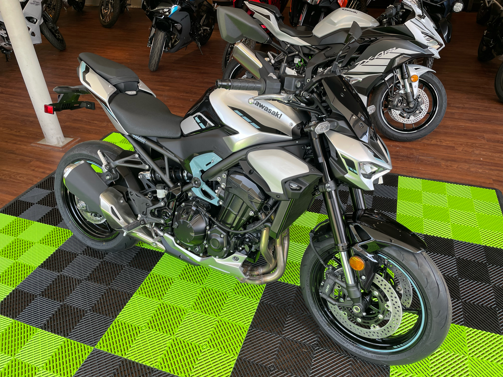 2025 Kawasaki Z900 ABS in Tyngsboro, Massachusetts - Photo 3