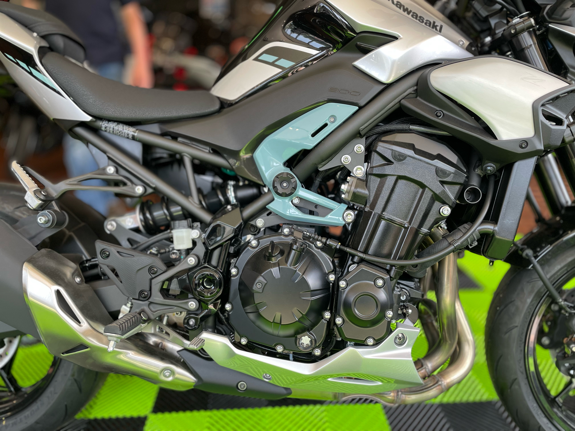 2025 Kawasaki Z900 ABS in Tyngsboro, Massachusetts - Photo 8