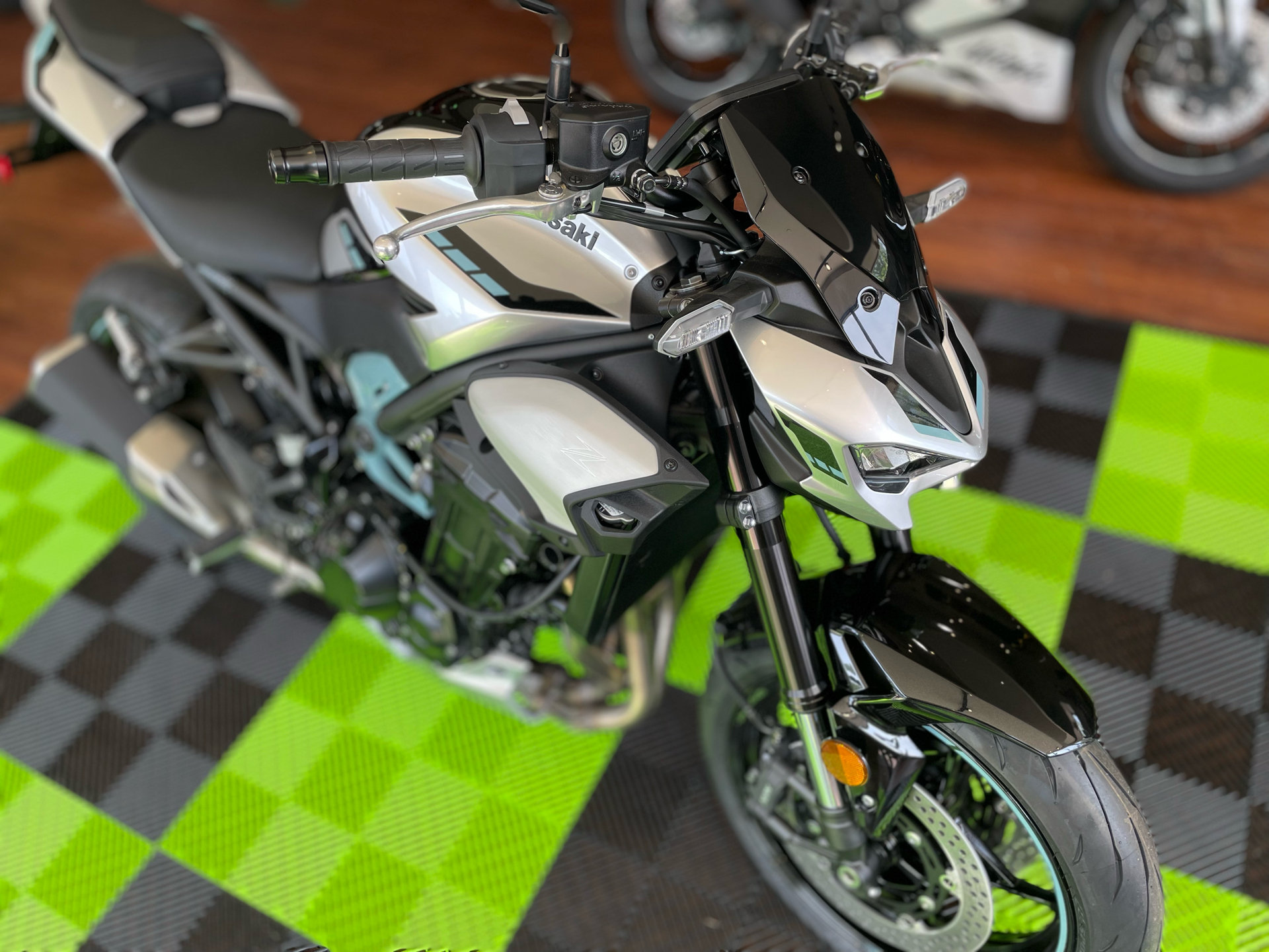 2025 Kawasaki Z900 ABS in Tyngsboro, Massachusetts - Photo 14