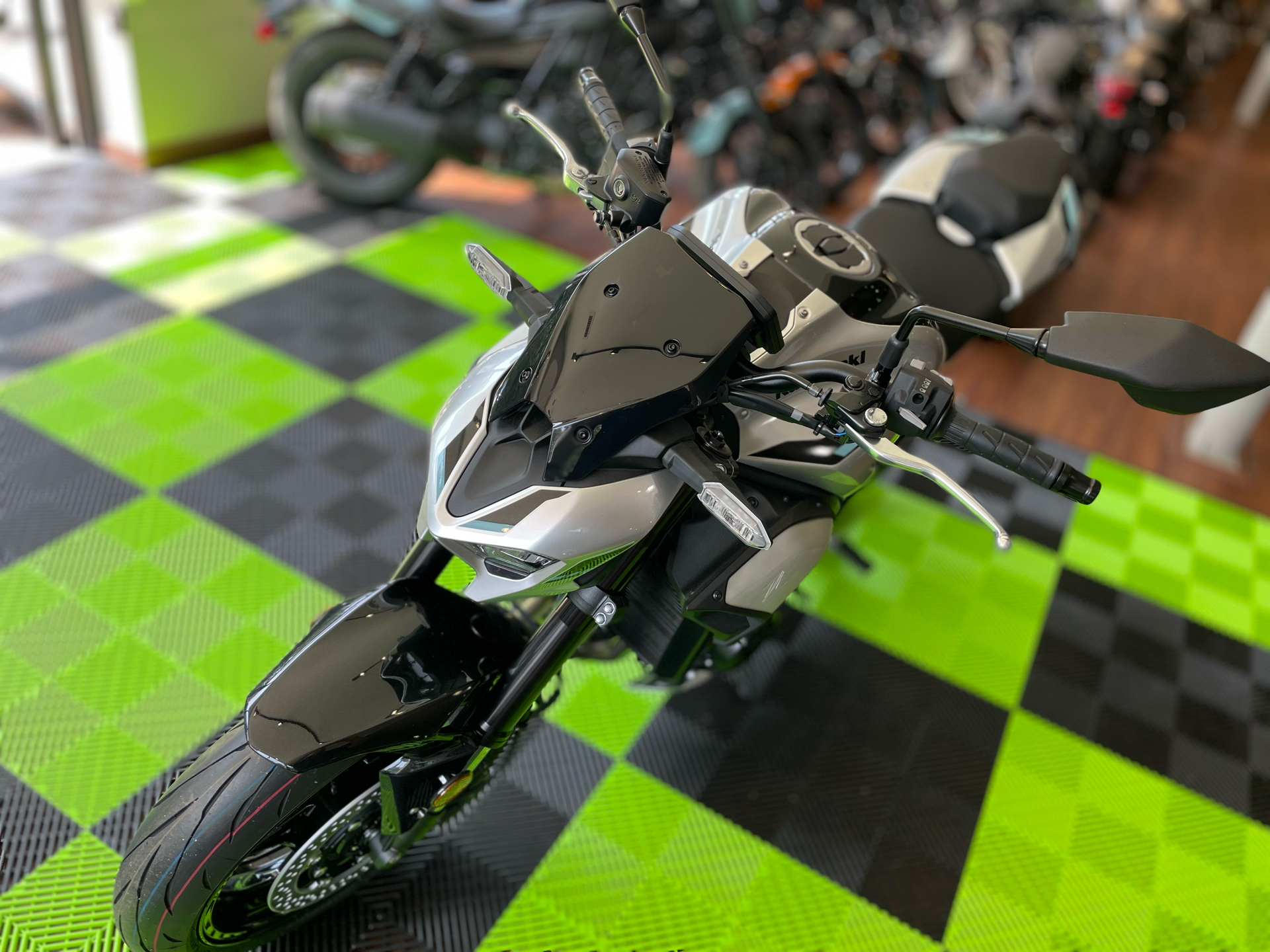 2025 Kawasaki Z900 ABS in Tyngsboro, Massachusetts - Photo 15