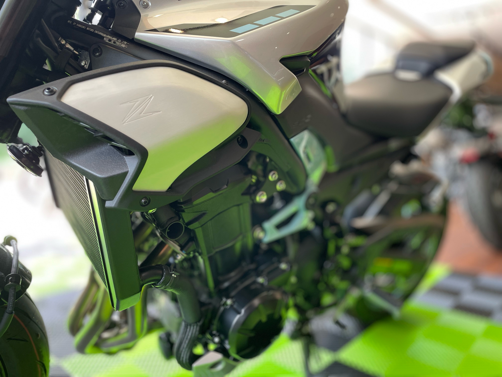 2025 Kawasaki Z900 ABS in Tyngsboro, Massachusetts - Photo 16