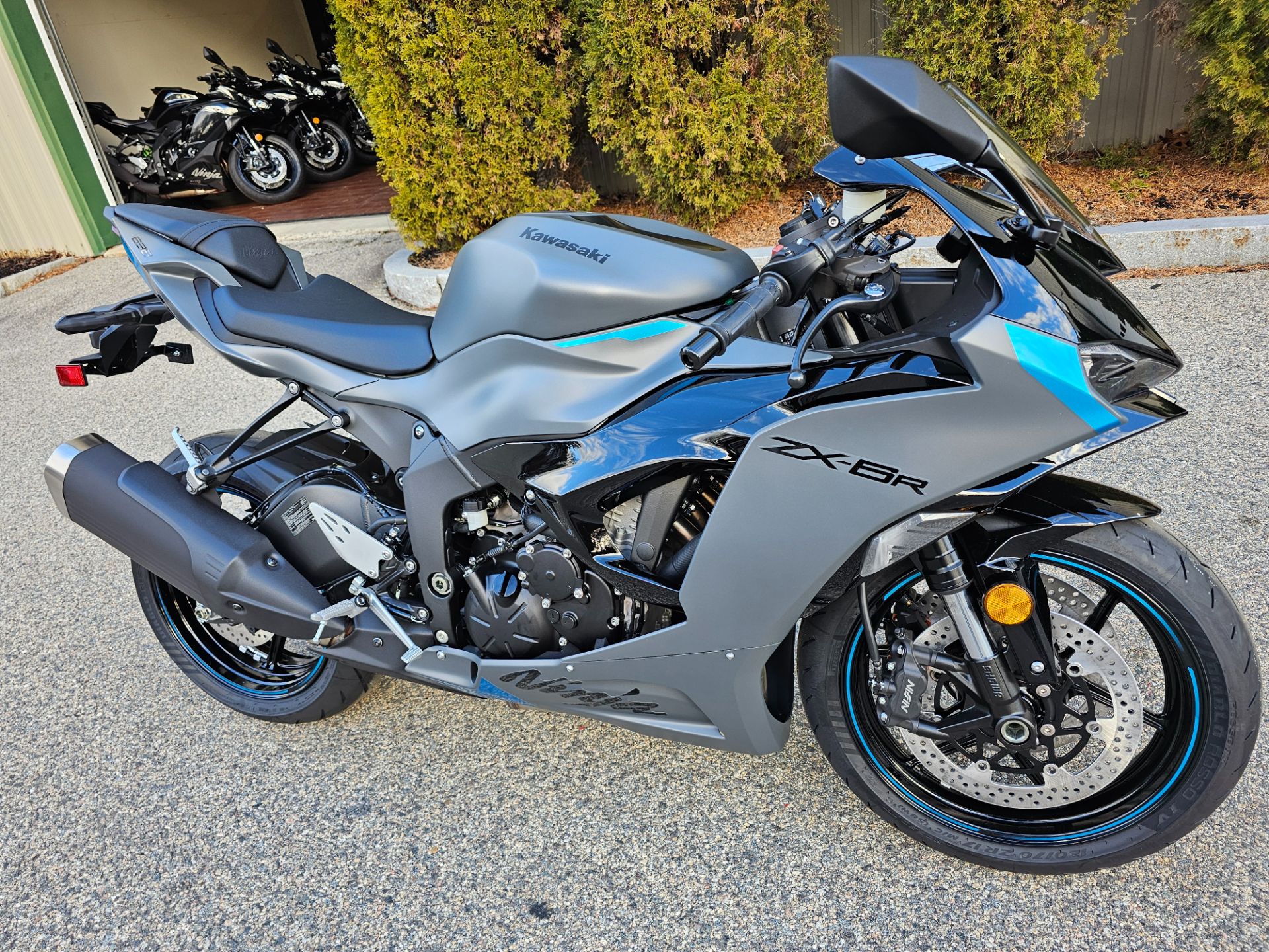 2025 Kawasaki Ninja ZX-6R in Tyngsboro, Massachusetts - Photo 4