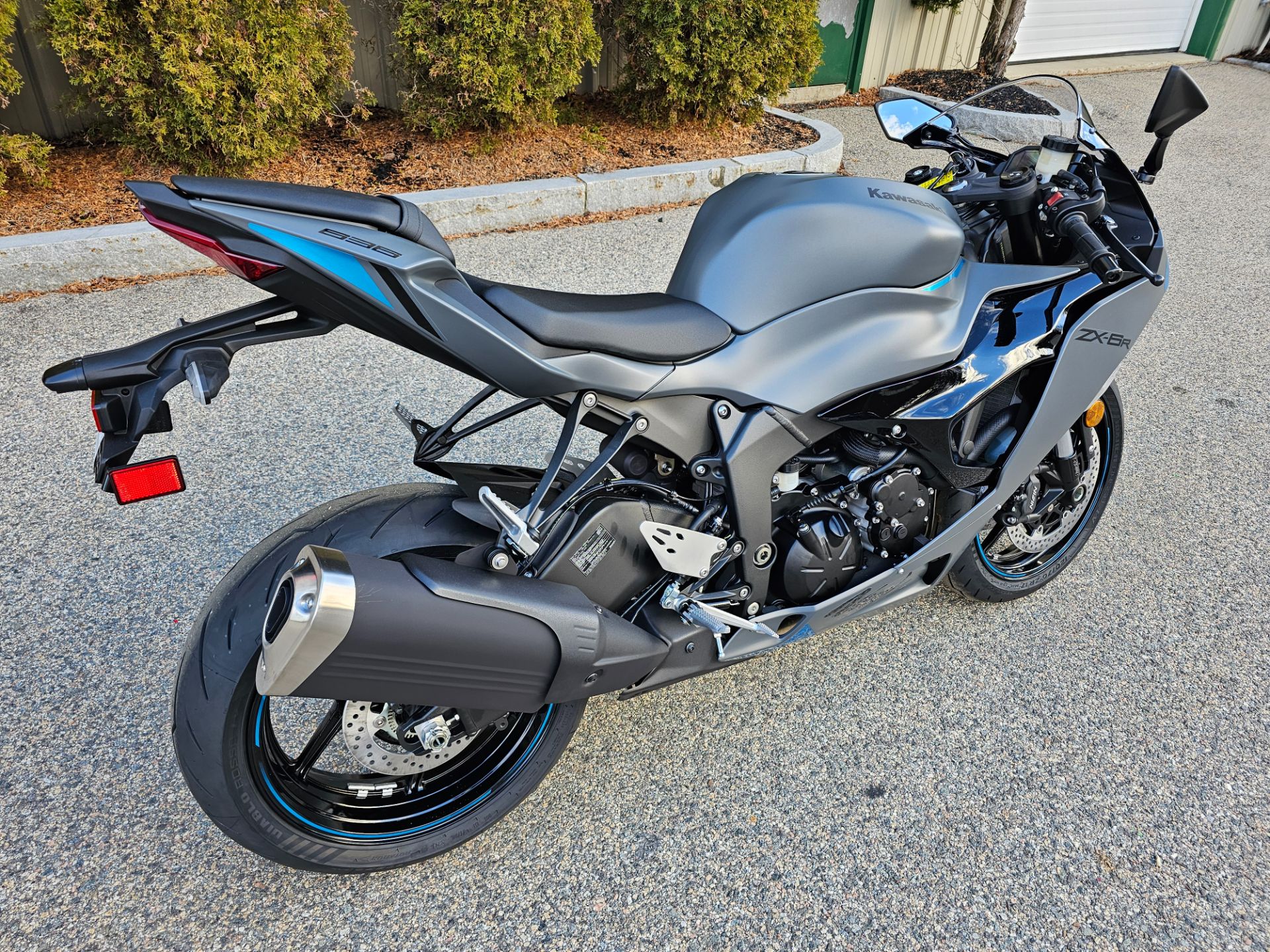 2025 Kawasaki Ninja ZX-6R in Tyngsboro, Massachusetts - Photo 6