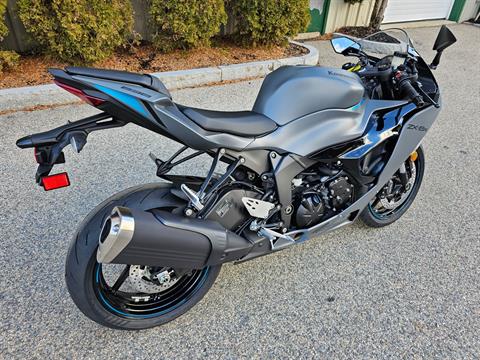 2025 Kawasaki Ninja ZX-6R in Tyngsboro, Massachusetts - Photo 6