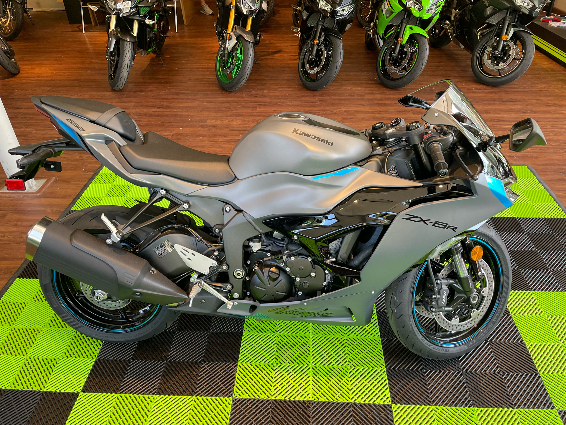2025 Kawasaki Ninja ZX-6R in Tyngsboro, Massachusetts - Photo 13