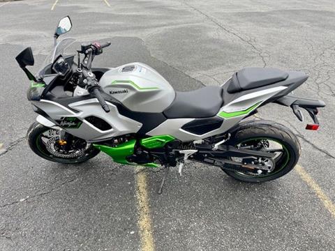 2024 Kawasaki Ninja 7 Hybrid ABS in Northampton, Massachusetts - Photo 3