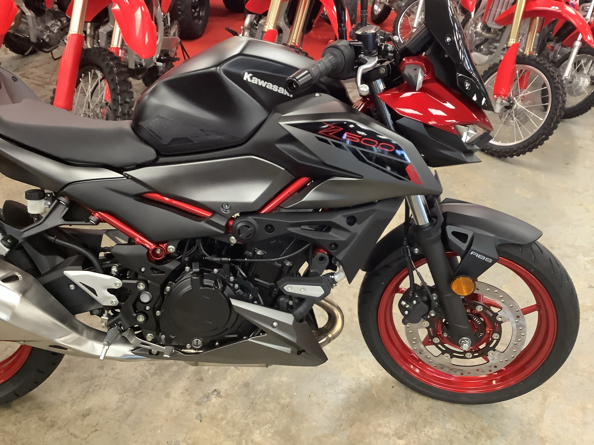 2024 Kawasaki Z500 SE ABS in Northampton, Massachusetts - Photo 2