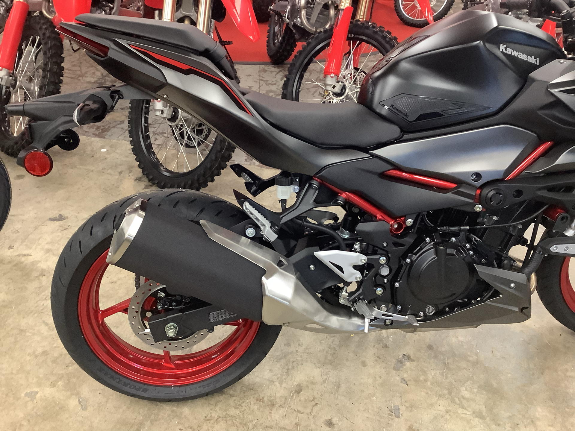 2024 Kawasaki Z500 SE ABS in Northampton, Massachusetts - Photo 3