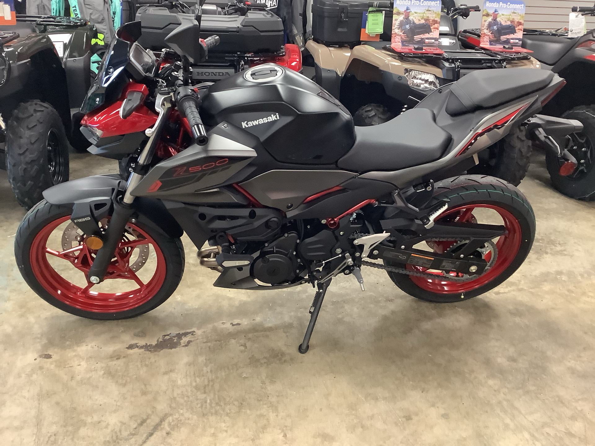 2024 Kawasaki Z500 SE ABS in Northampton, Massachusetts - Photo 7
