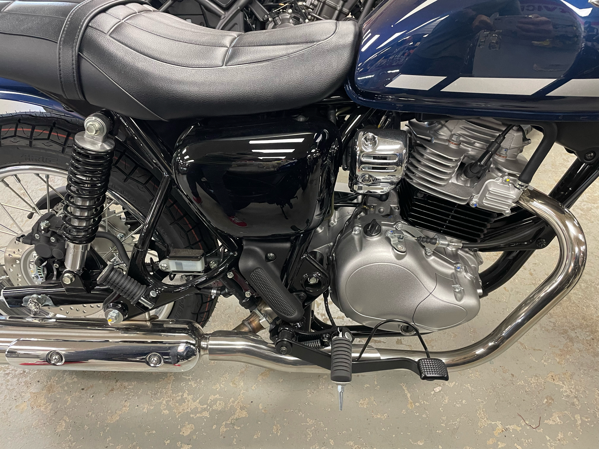 2025 Kawasaki W230 ABS in Northampton, Massachusetts - Photo 4