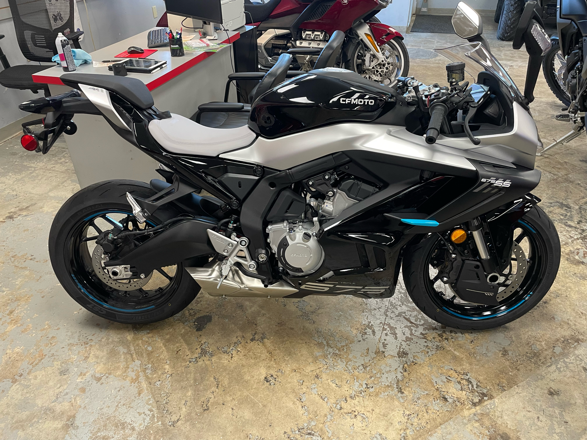 2025 CFMOTO 675SS in Northampton, Massachusetts - Photo 6