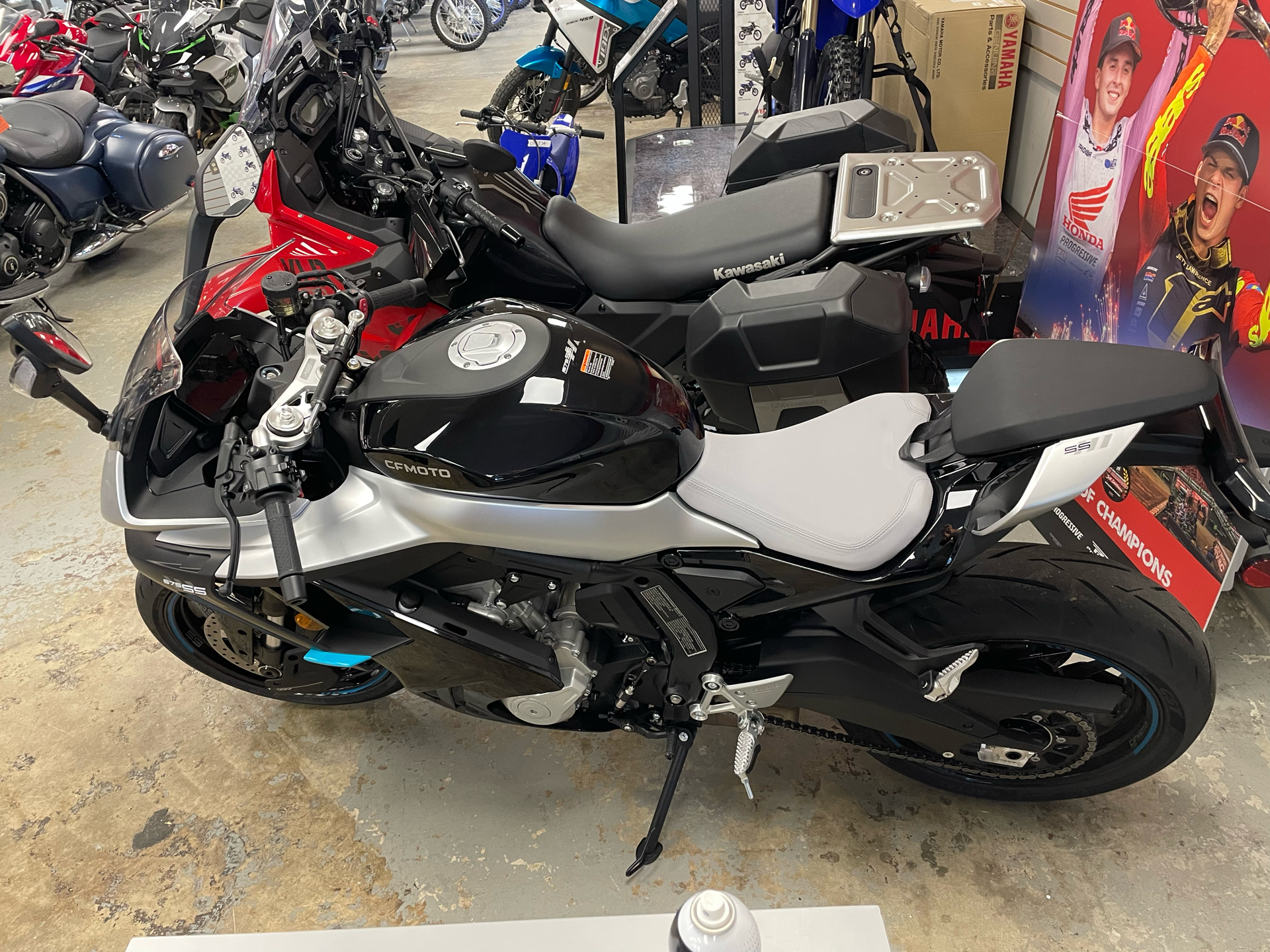 2025 CFMOTO 675SS in Northampton, Massachusetts - Photo 7