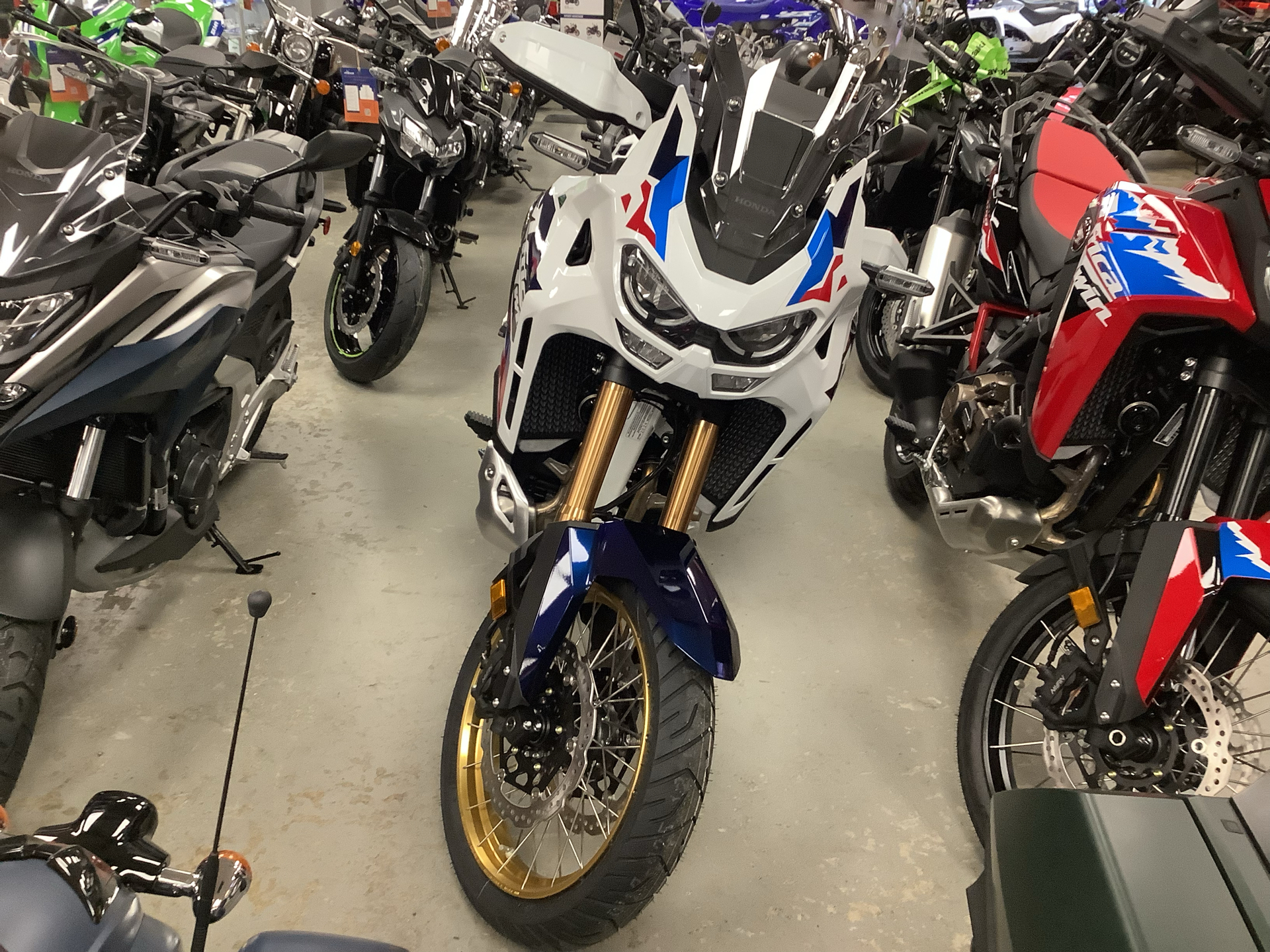 2024 Honda Africa Twin Adventure Sports ES DCT in Northampton, Massachusetts - Photo 2