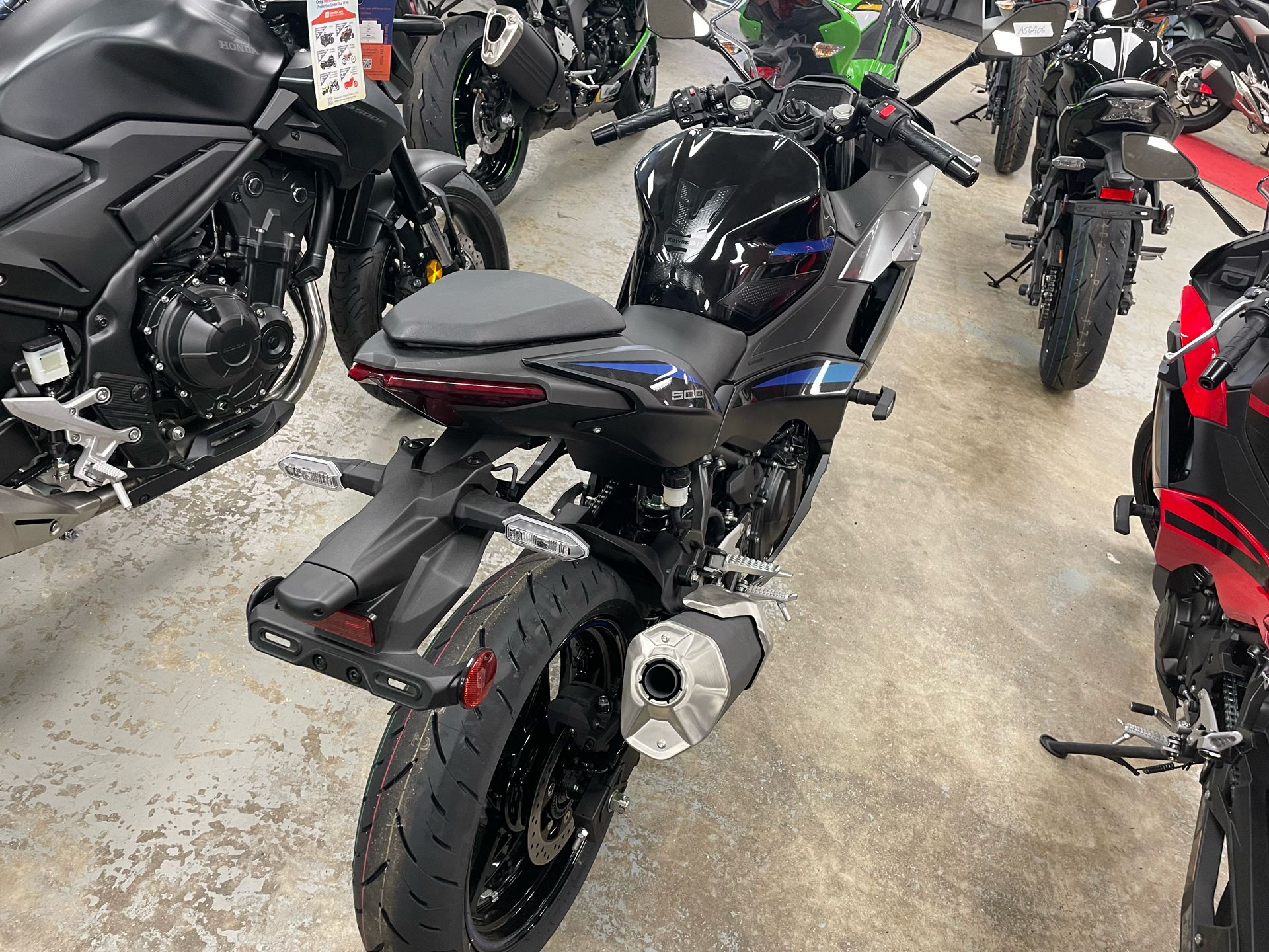 2025 Kawasaki Ninja 500 SE ABS in Northampton, Massachusetts - Photo 3