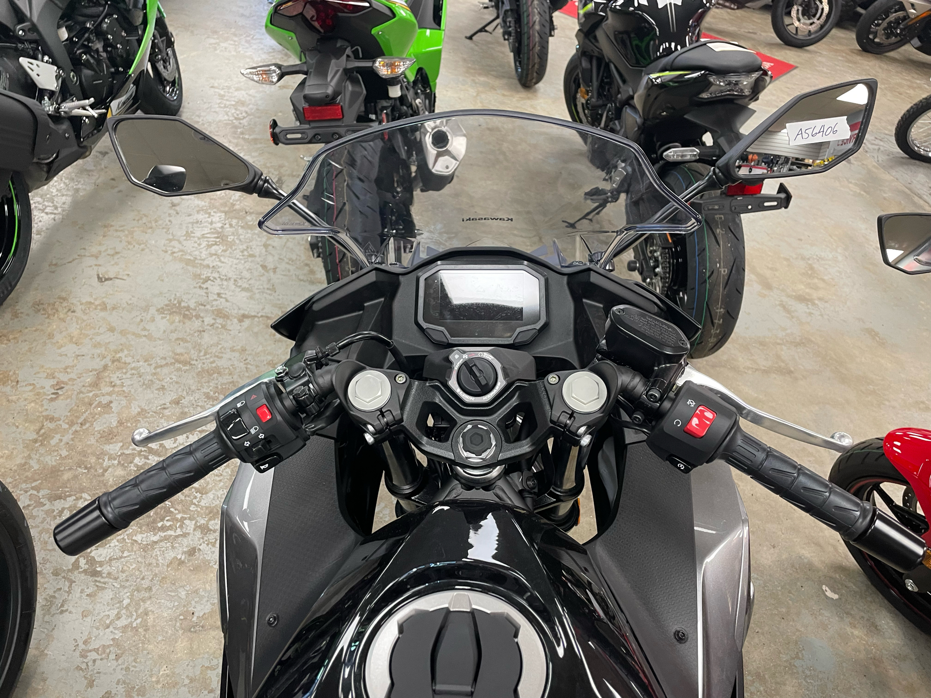 2025 Kawasaki Ninja 500 SE ABS in Northampton, Massachusetts - Photo 4