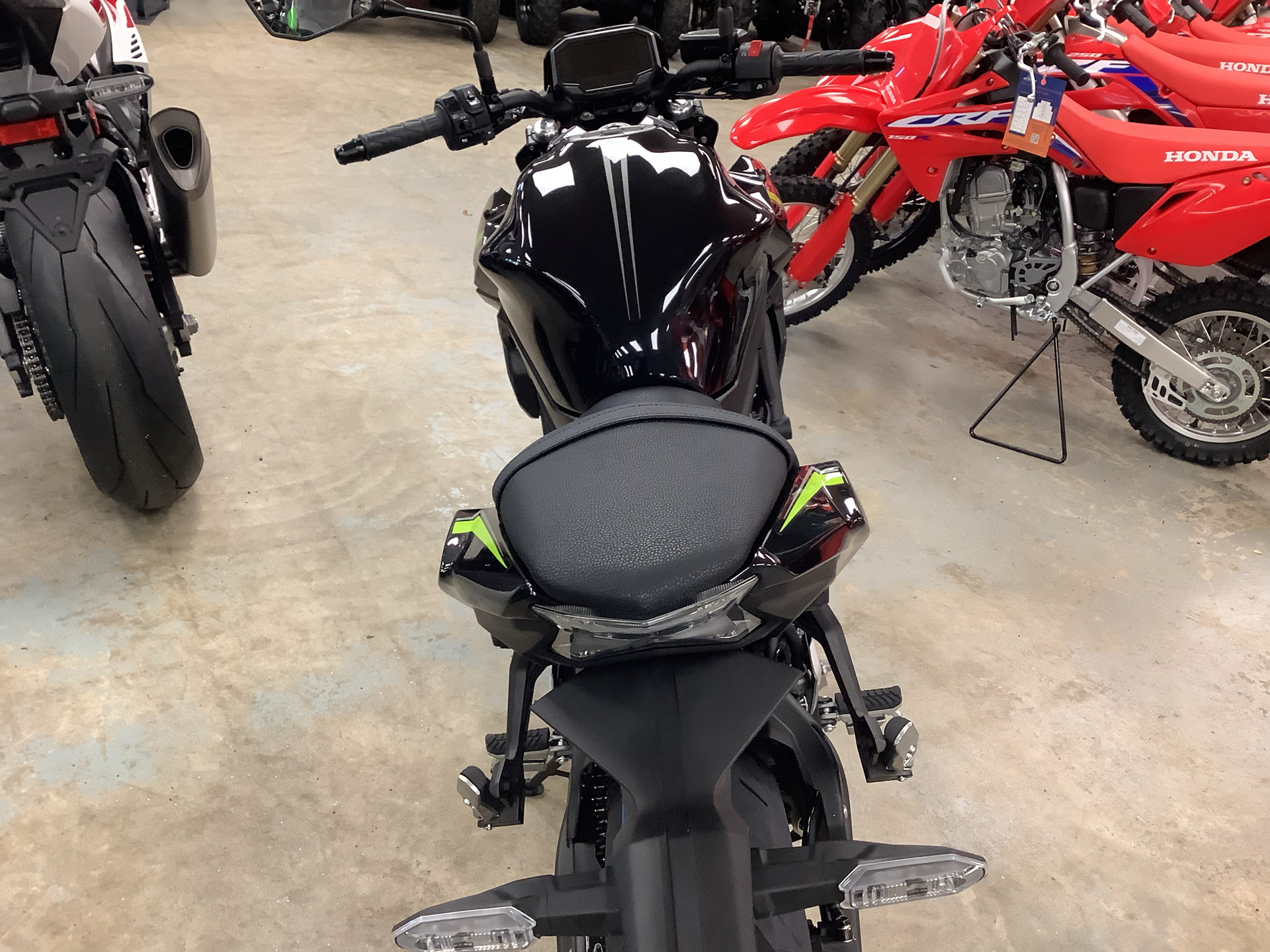 2024 Kawasaki Z650 in Northampton, Massachusetts - Photo 6