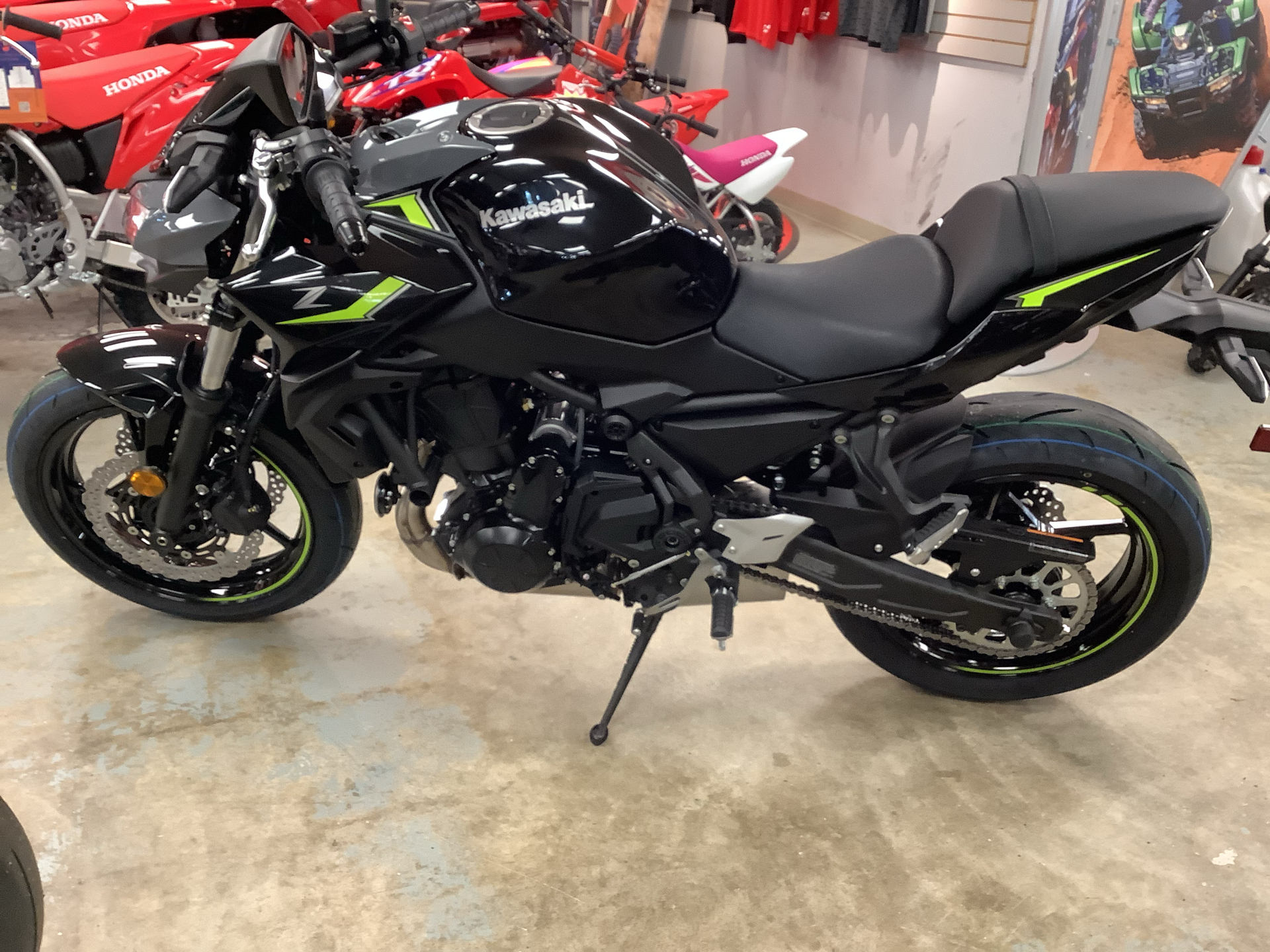 2024 Kawasaki Z650 in Northampton, Massachusetts - Photo 7