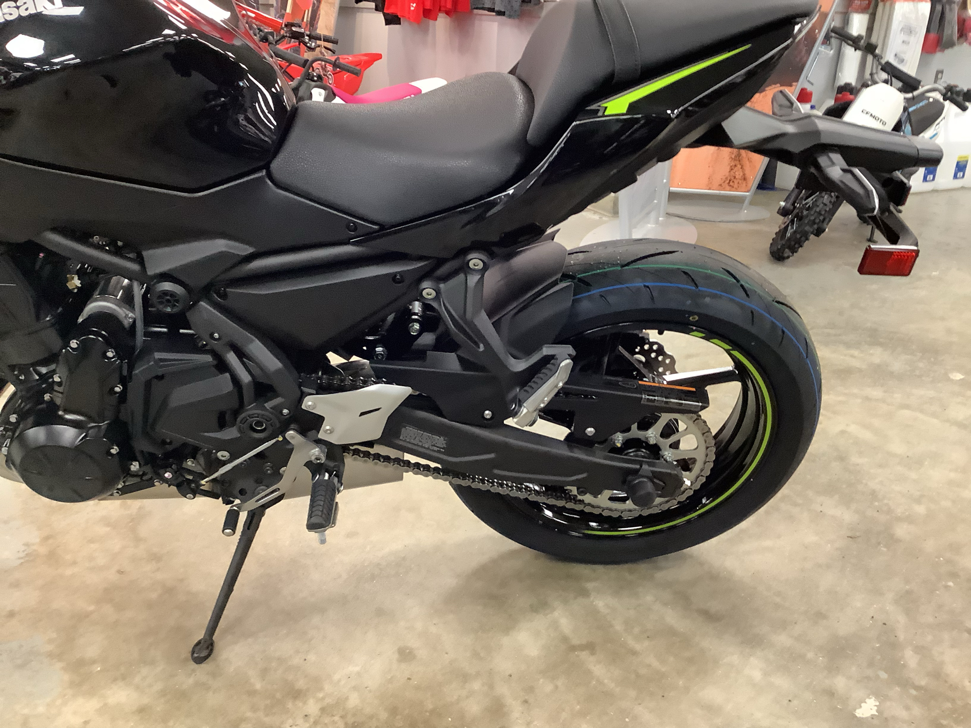 2024 Kawasaki Z650 in Northampton, Massachusetts - Photo 9