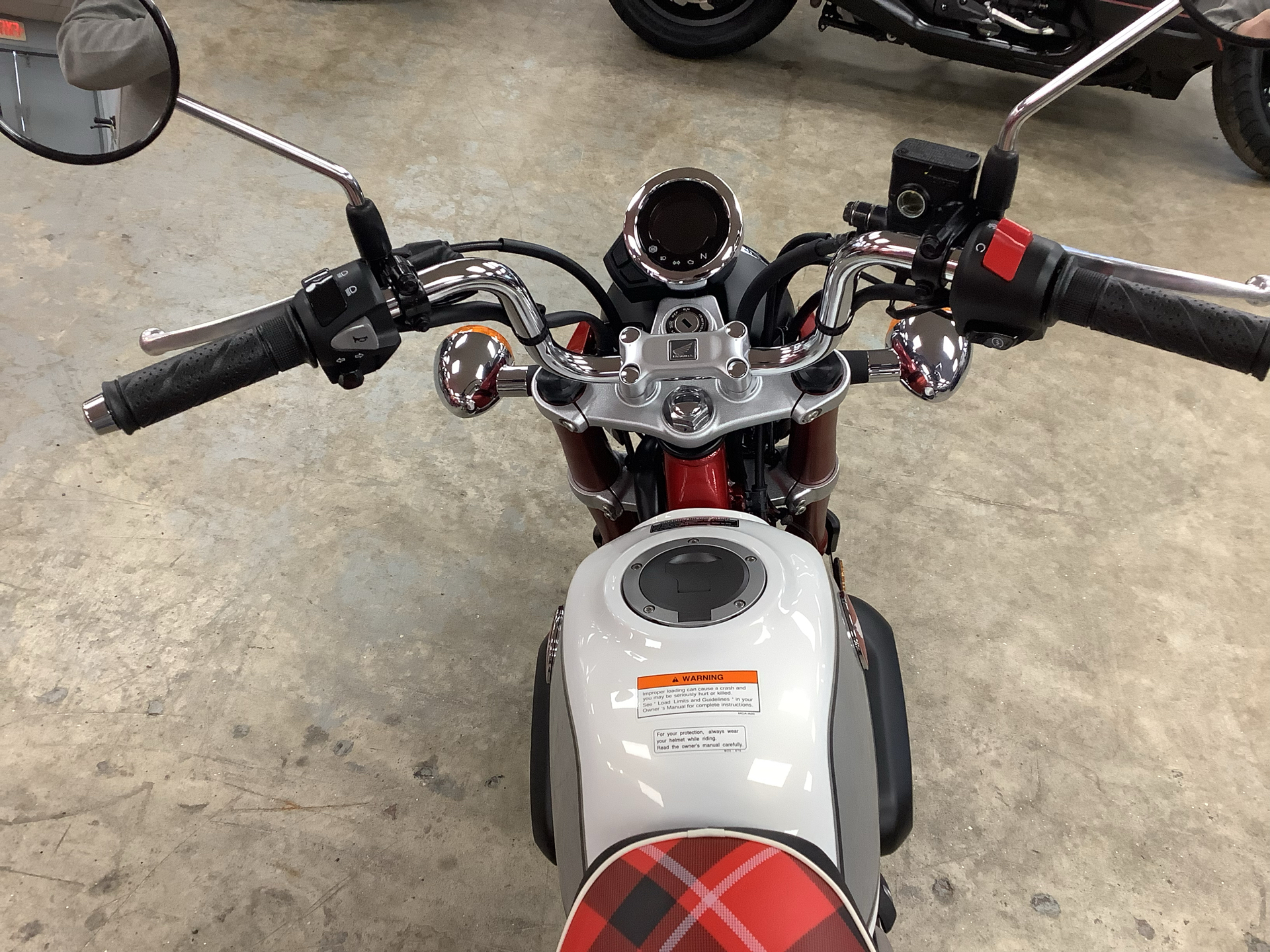 2024 Honda Monkey ABS in Northampton, Massachusetts - Photo 12