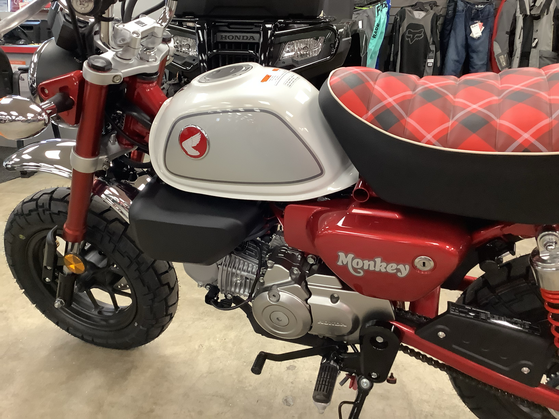 2024 Honda Monkey ABS in Northampton, Massachusetts - Photo 15