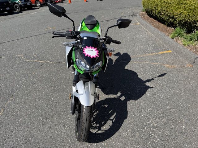 New 2024 Kawasaki Z e-1 ABS Metallic Bright Silver / Matte Lime