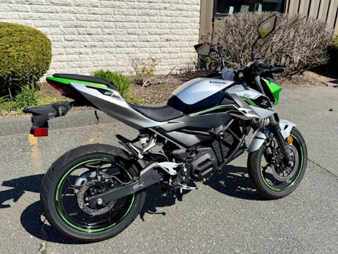 New 2024 Kawasaki Z e-1 ABS Metallic Bright Silver / Matte Lime