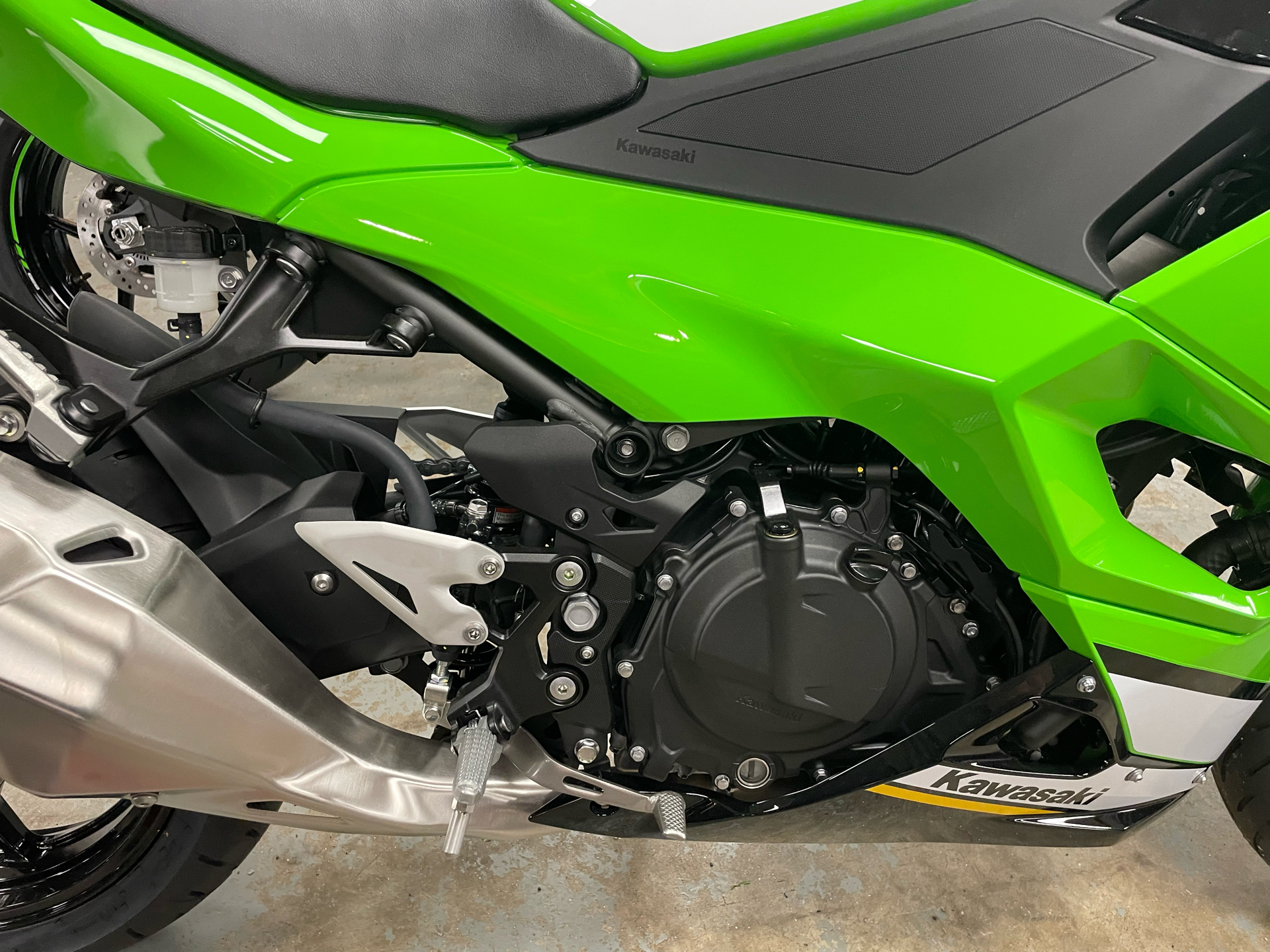 2025 Kawasaki Ninja 500 KRT Edition in Northampton, Massachusetts - Photo 5