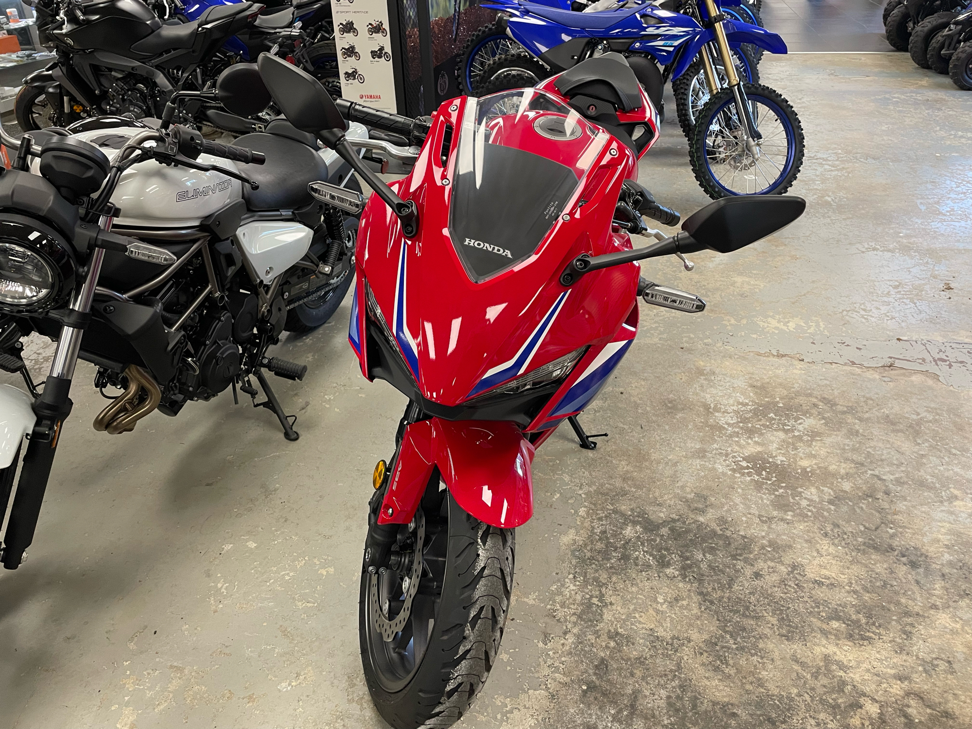 2025 Honda CBR500R in Northampton, Massachusetts - Photo 2
