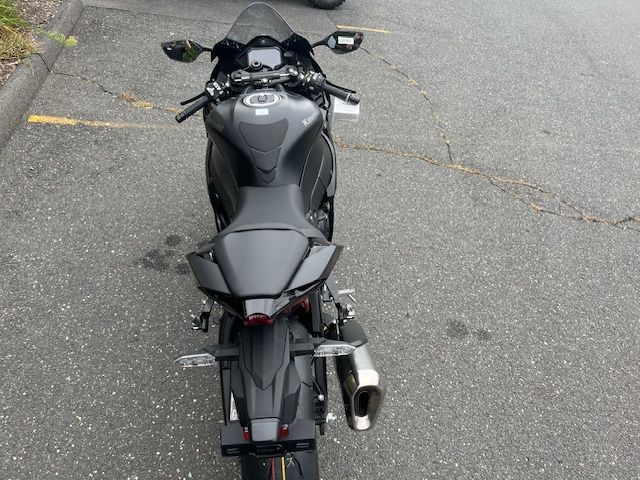 New 2024 Kawasaki Ninja ZX-10R Metallic Flat Spark Black / Ebony  Motorcycles For Sale in Northampton, Massachusetts | MOMS Northampton