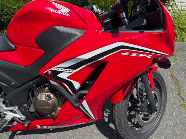 2022 Honda CBR300R in Northampton, Massachusetts - Photo 2