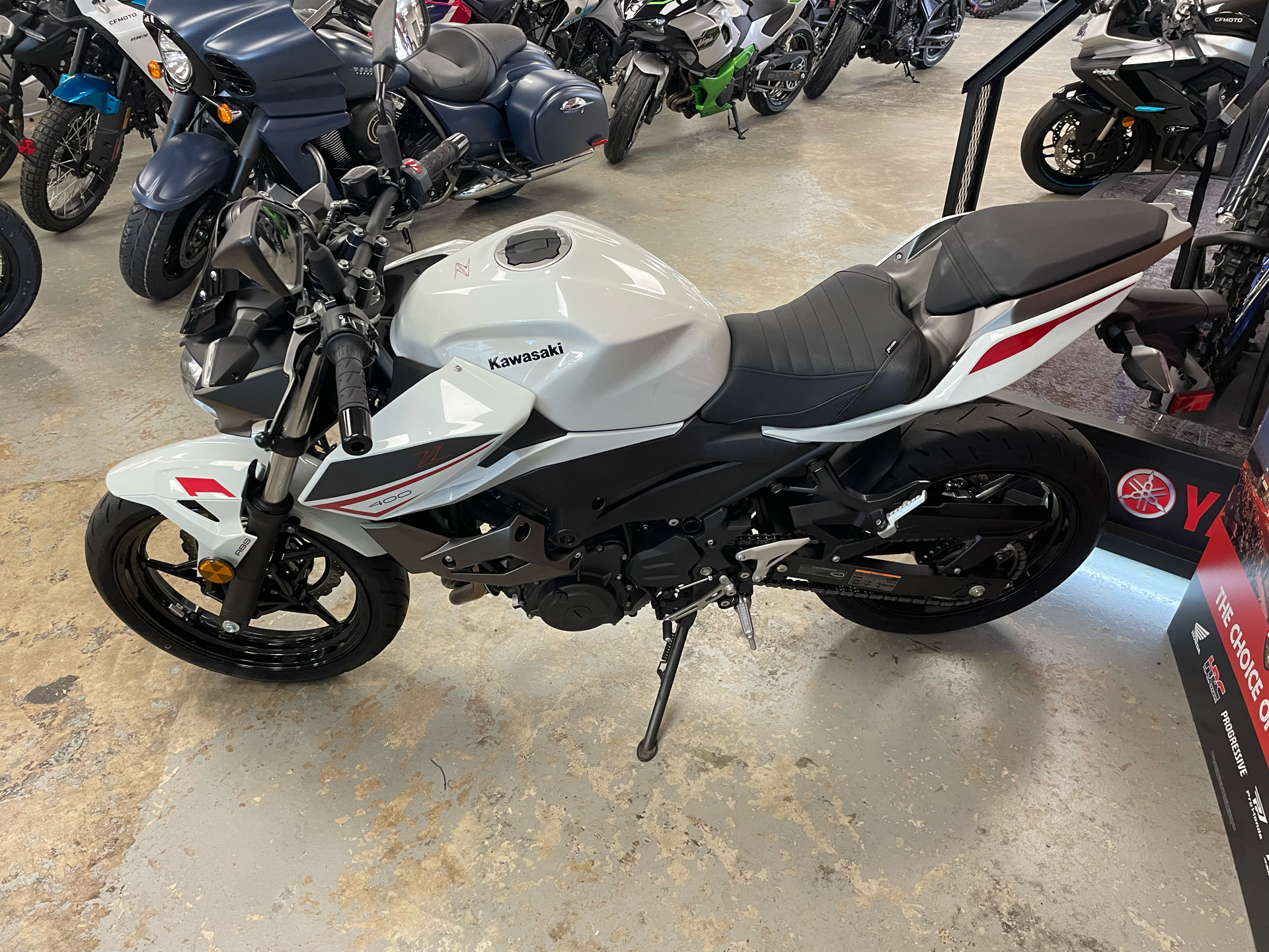2023 Kawasaki Z400 ABS in Northampton, Massachusetts - Photo 2