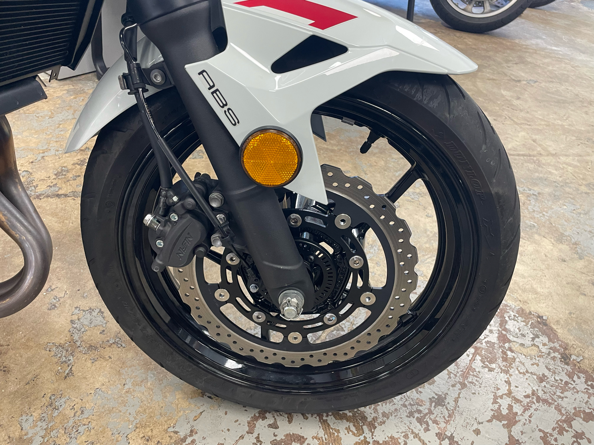 2023 Kawasaki Z400 ABS in Northampton, Massachusetts - Photo 5