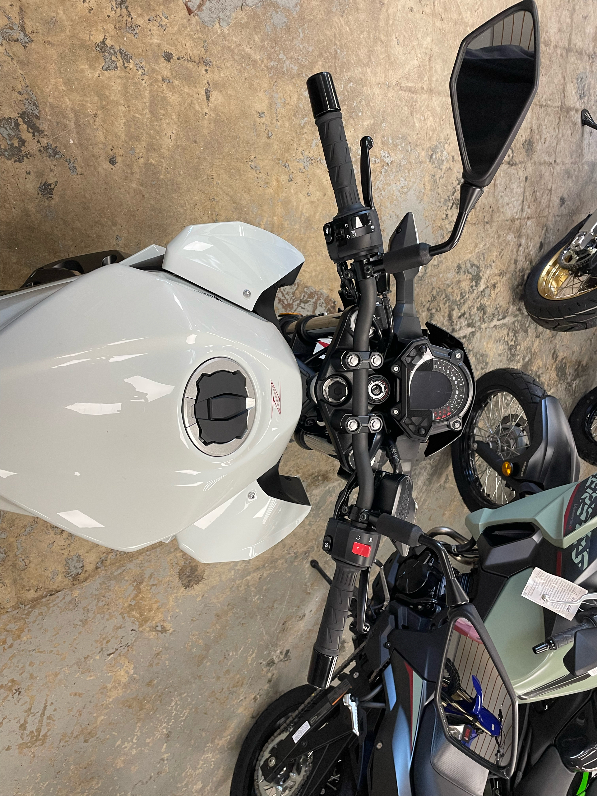 2023 Kawasaki Z400 ABS in Northampton, Massachusetts - Photo 7