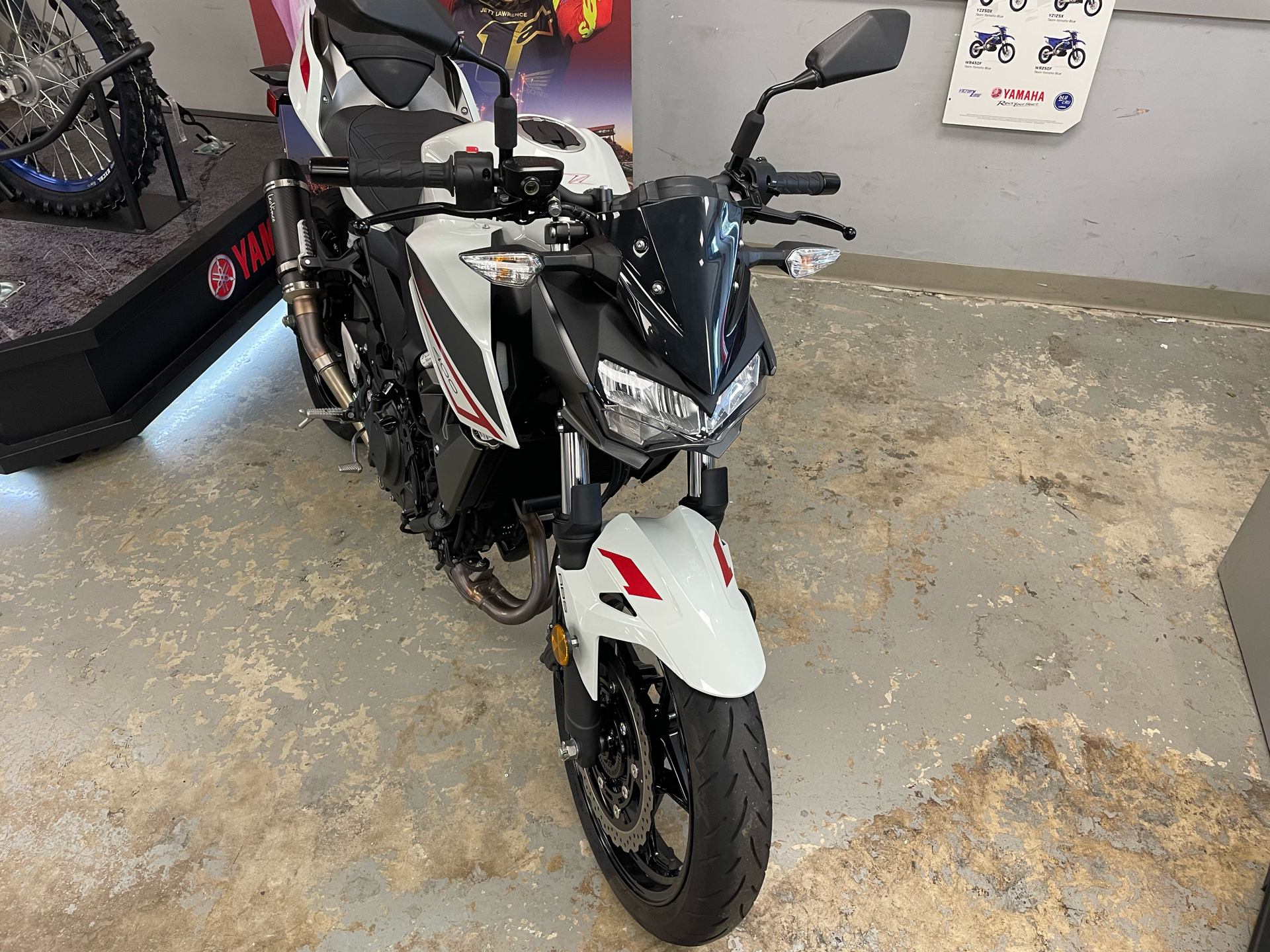 2023 Kawasaki Z400 ABS in Northampton, Massachusetts - Photo 8