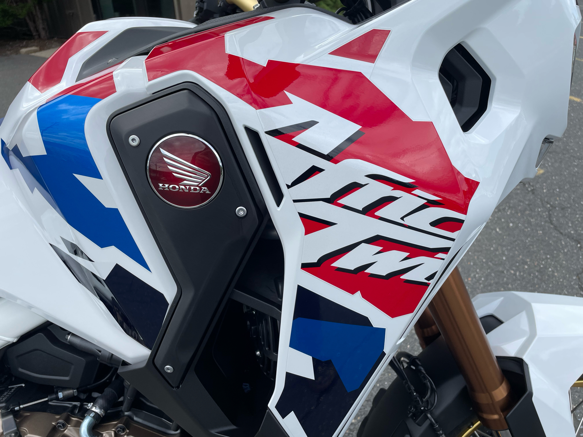 2025 Honda Africa Twin Adventure Sports ES in Northampton, Massachusetts - Photo 5