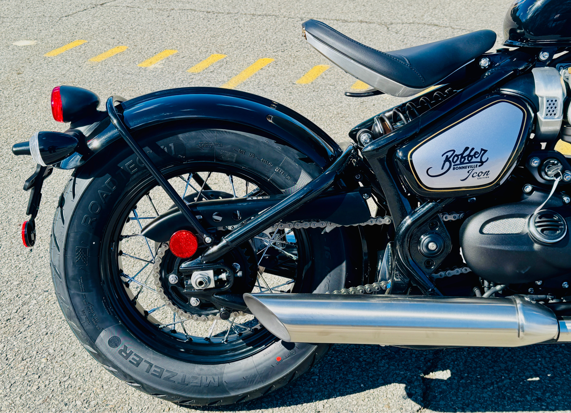 2025 Triumph Bonneville Bobber in Foxboro, Massachusetts - Photo 2