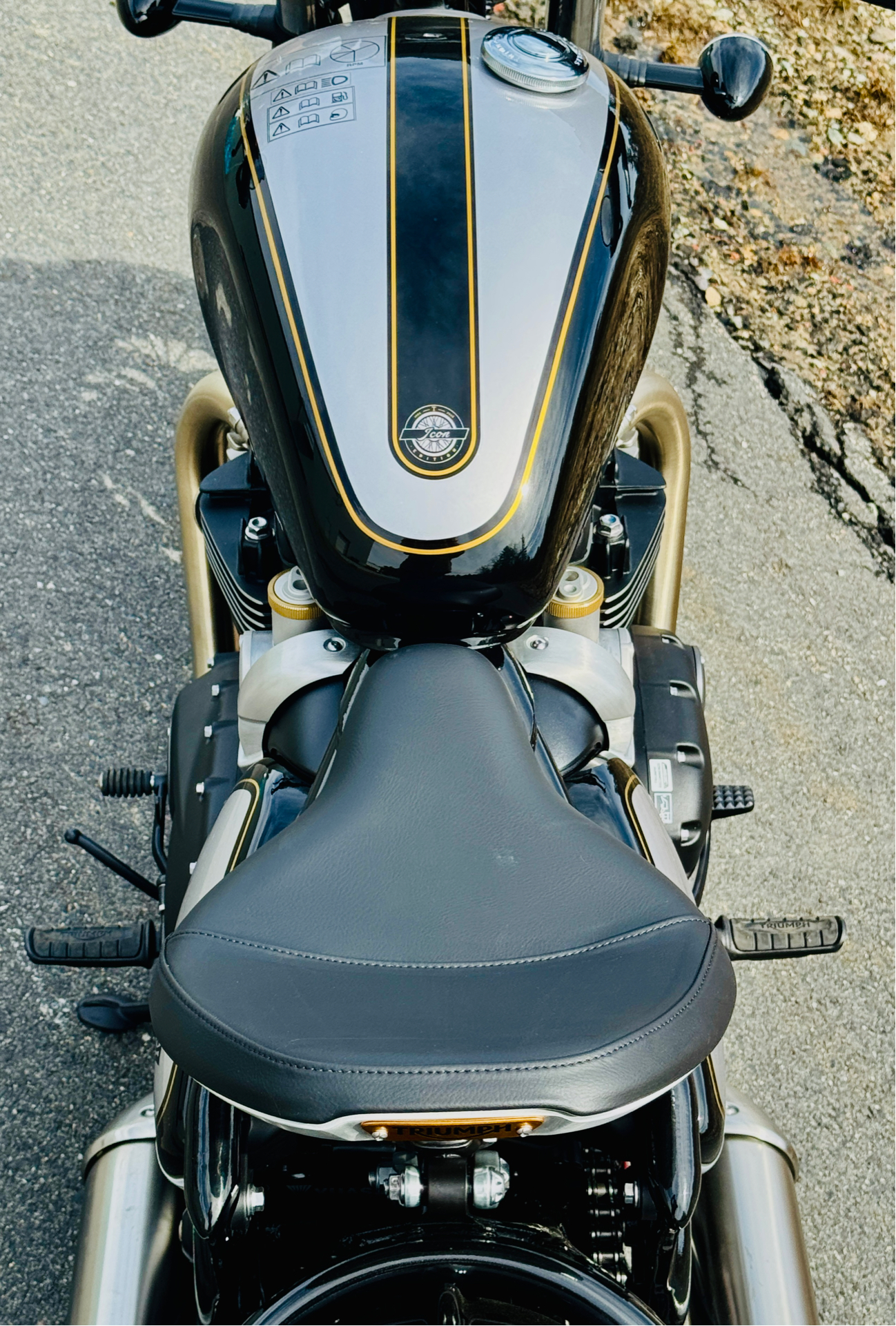 2025 Triumph Bonneville Bobber in Foxboro, Massachusetts - Photo 16