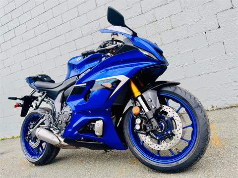 2025 Yamaha YZF-R7 in Foxboro, Massachusetts - Photo 18