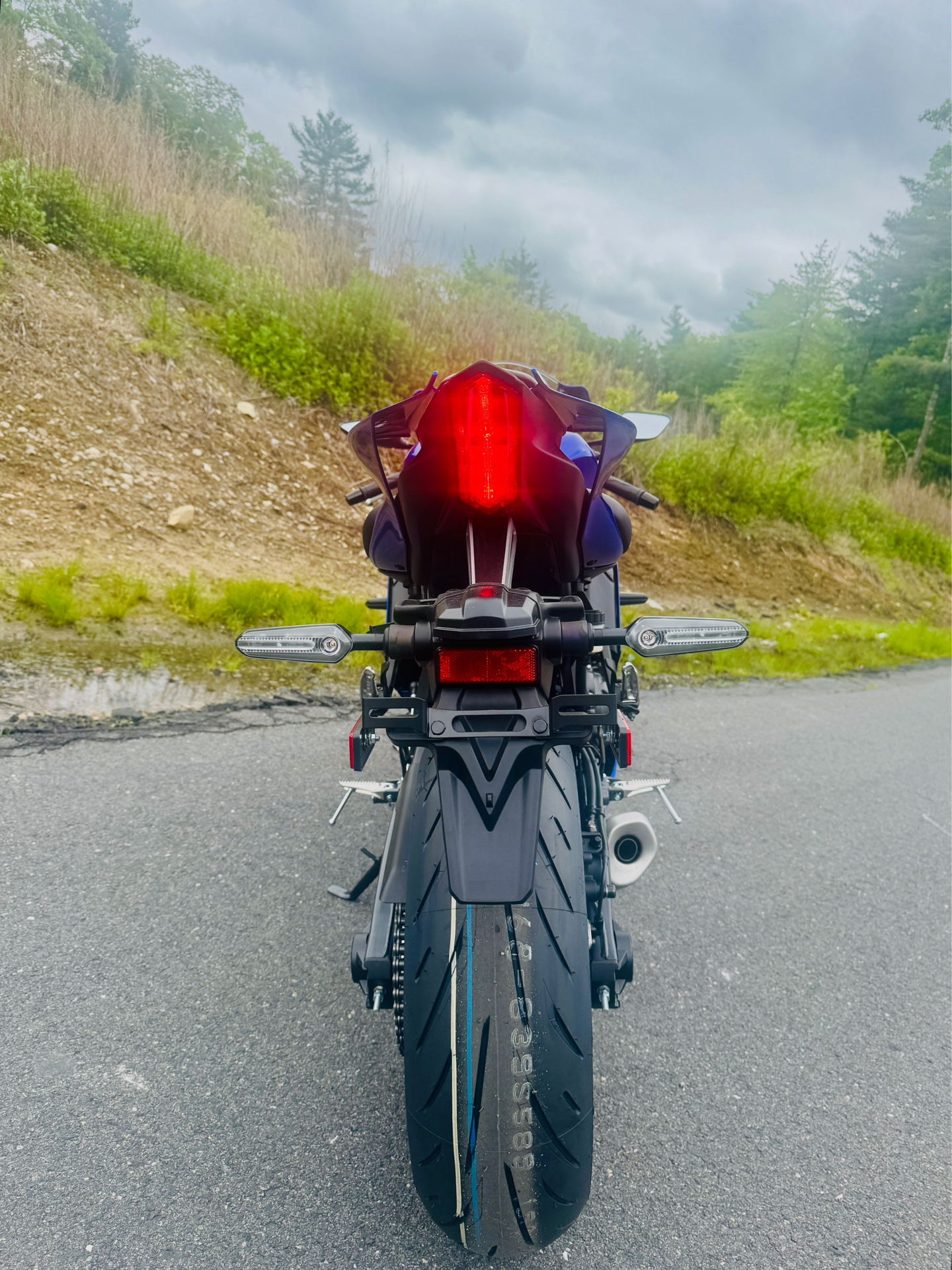 2025 Yamaha YZF-R7 in Foxboro, Massachusetts - Photo 9