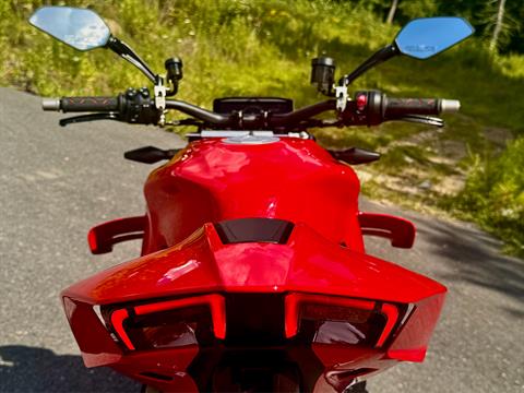 2025 Ducati Streetfighter V4 S in Foxboro, Massachusetts - Photo 14