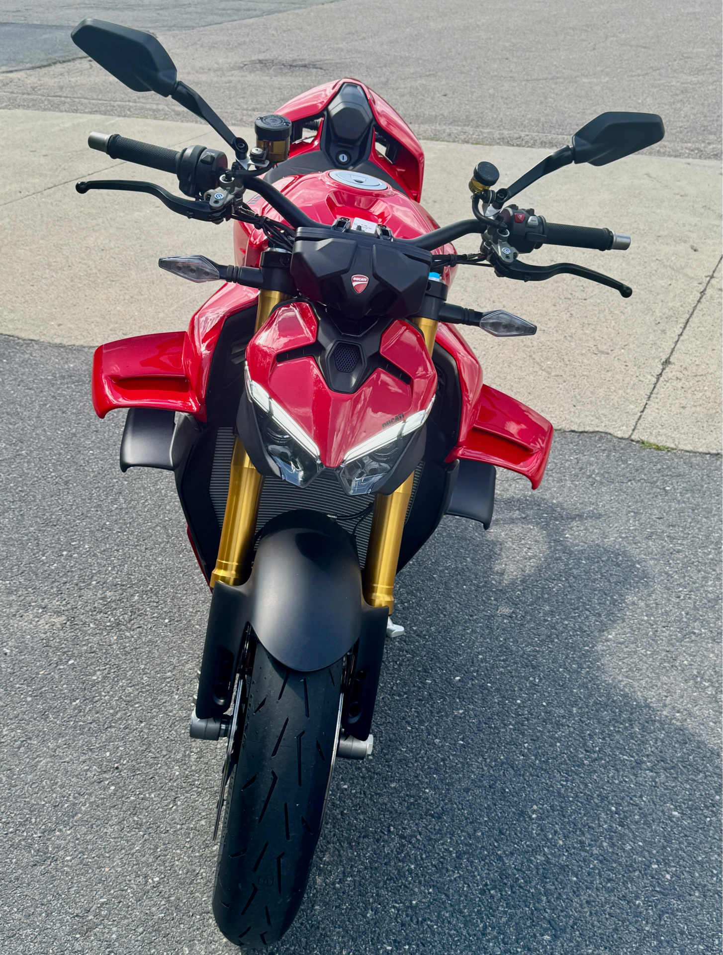 2025 Ducati Streetfighter V4 S in Foxboro, Massachusetts - Photo 11